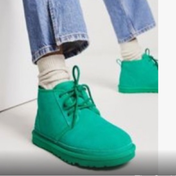 NIB Ugg Neumel Chukka Boot in Green. - Picture 1 of 3
